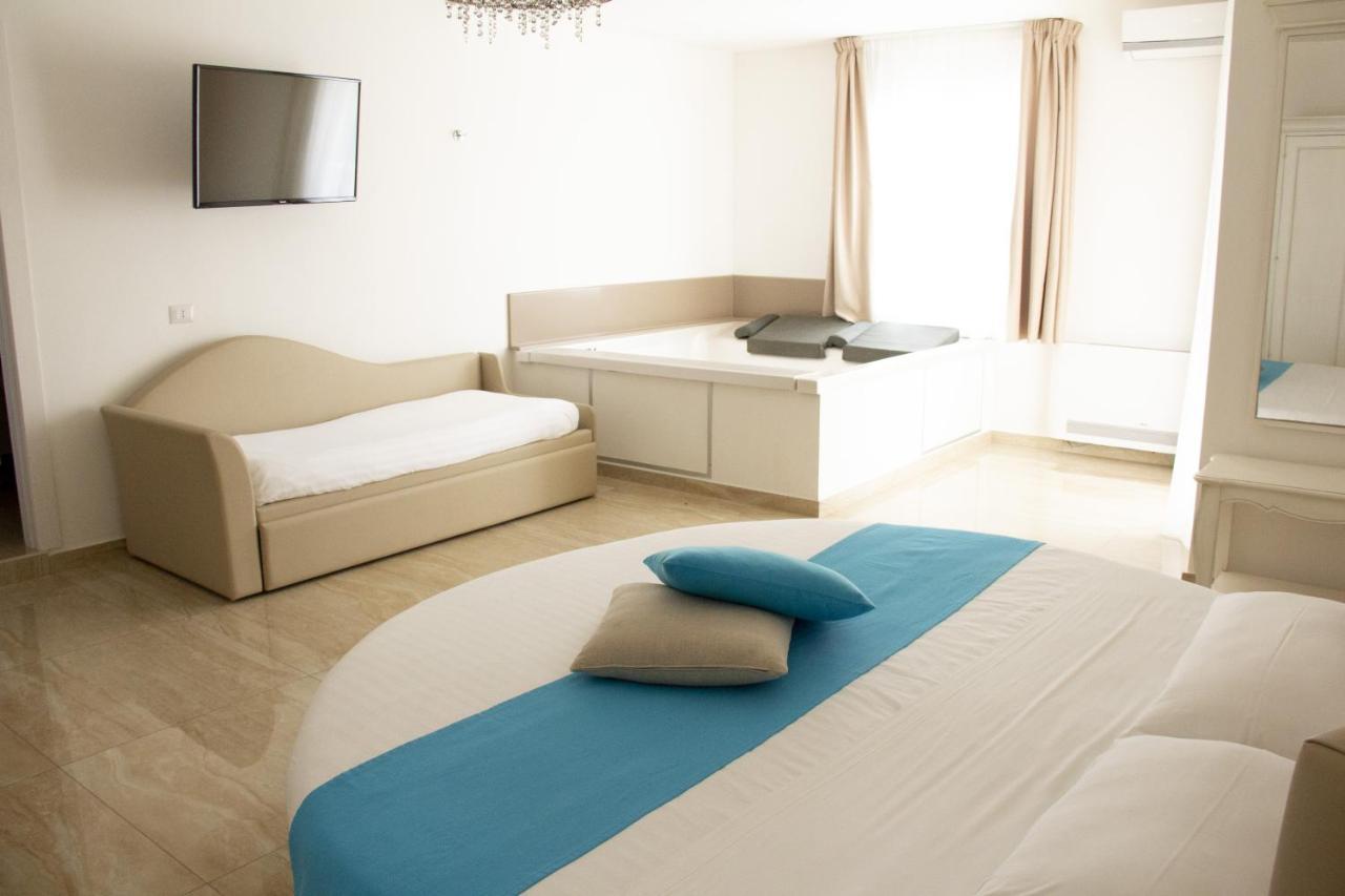 B&B Imperial Exclusive Rooms & Breakfast 포르토 세자레오 외부 사진