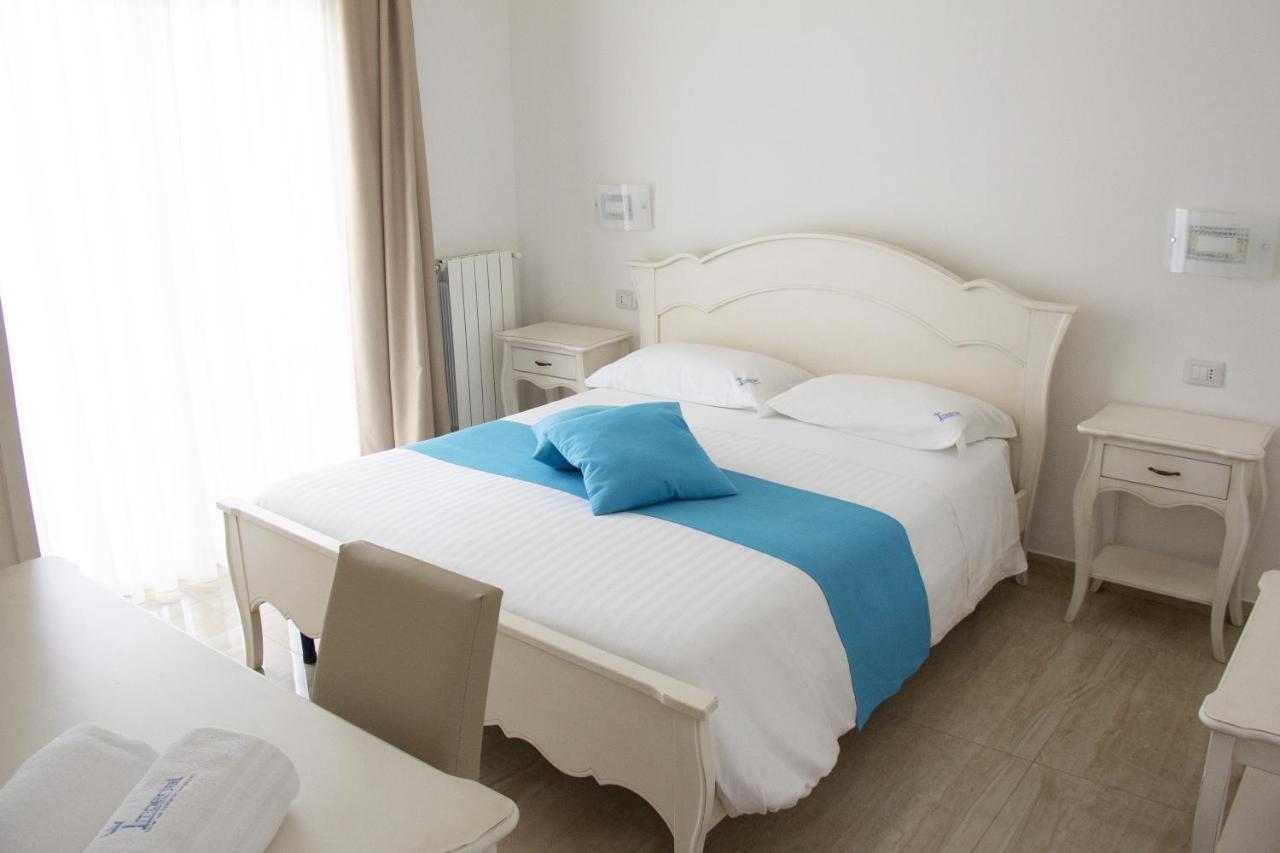 B&B Imperial Exclusive Rooms & Breakfast 포르토 세자레오 외부 사진